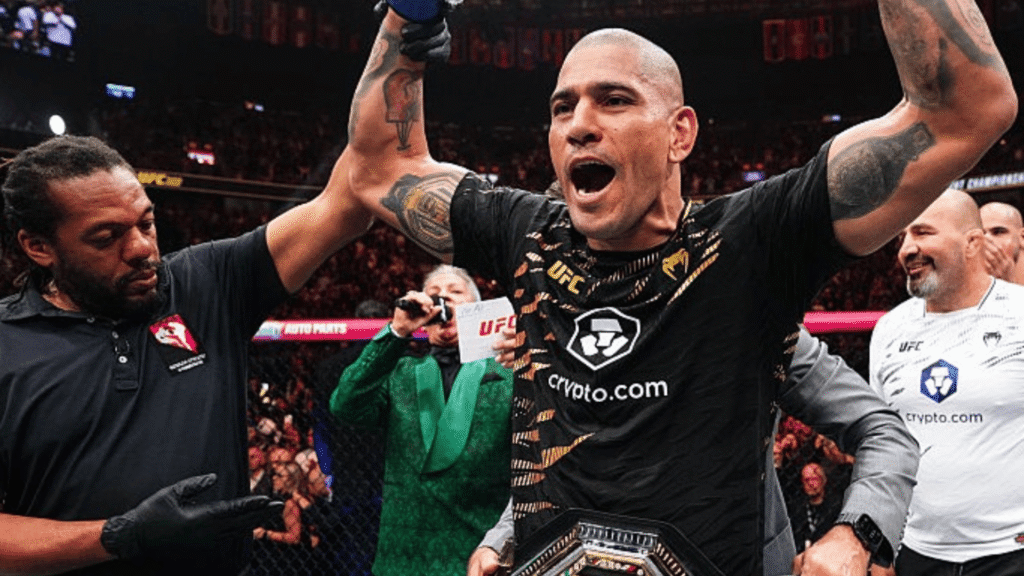 Alex Pereira hace historia al subir al Peso Pesado en la UFC