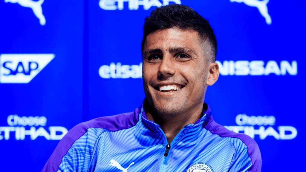 Rodri recibe una multa de 80.000 libras tras criticar a los árbitros