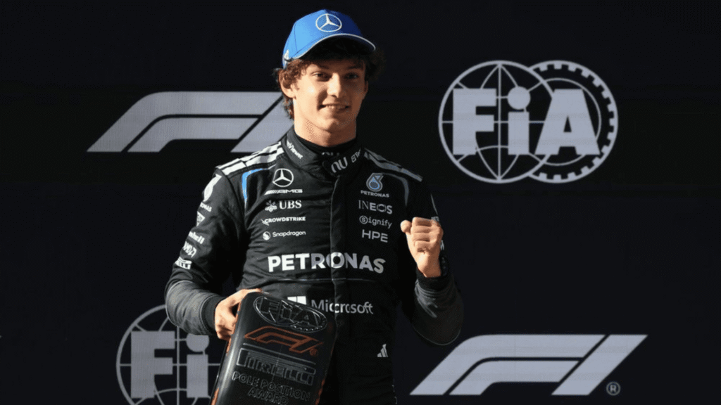 Antonelli hace historia con una pole histórica en China