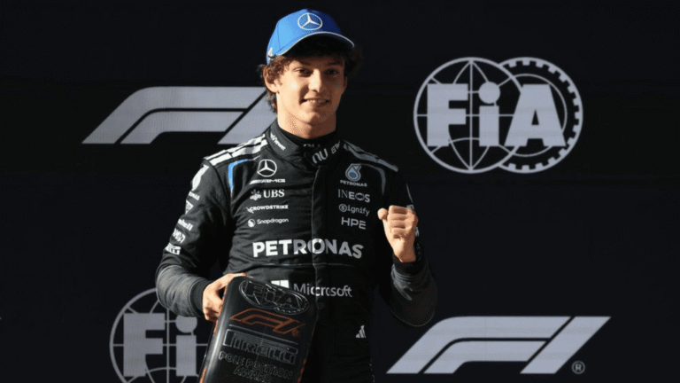 Antonelli hace historia con una pole histórica en China