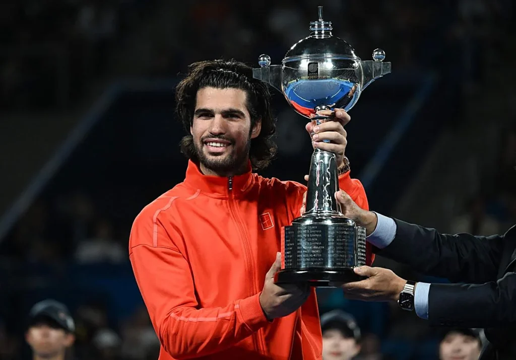 Alcaraz conquista Tokio y entra en la historia: ya son diez títulos ATP 500